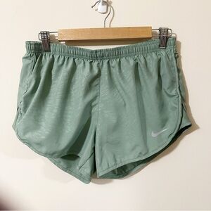 Nike Dri Fit Running Green Pattern Shorts Pocket Size Medium Athletic